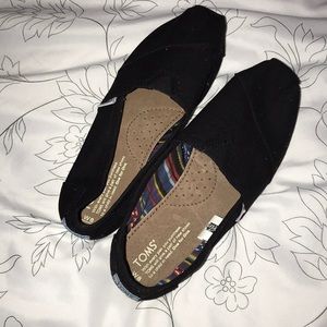black toms